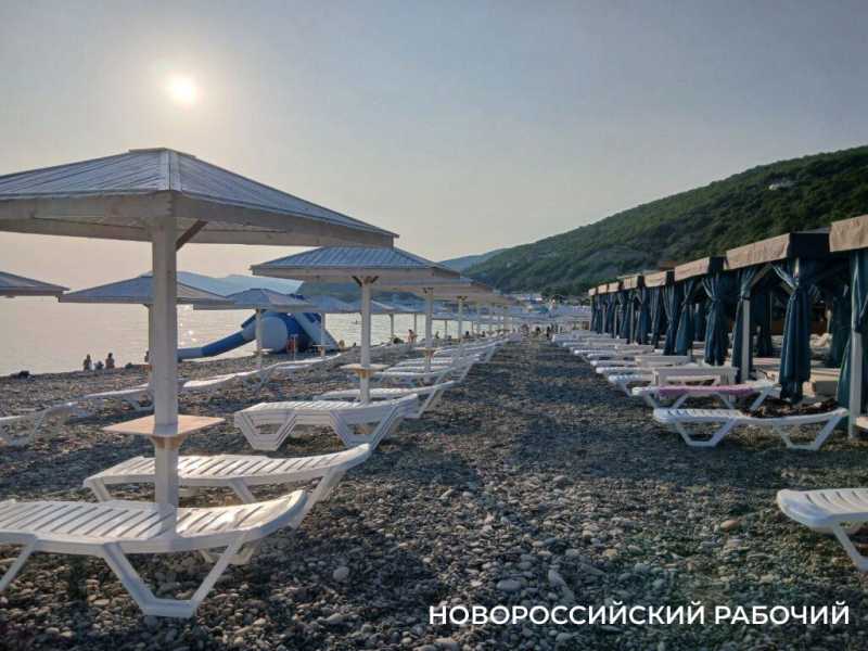 Началось! На пляжи под Новороссийском съезжаются курортники со всей страны