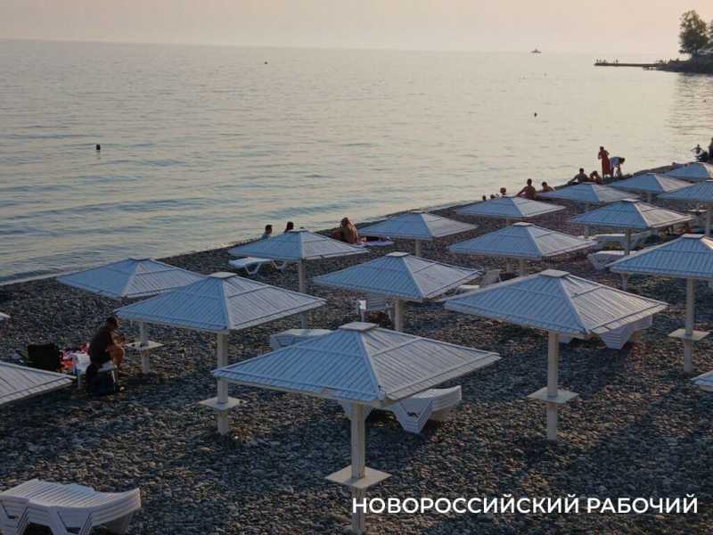 Началось! На пляжи под Новороссийском съезжаются курортники со всей страны