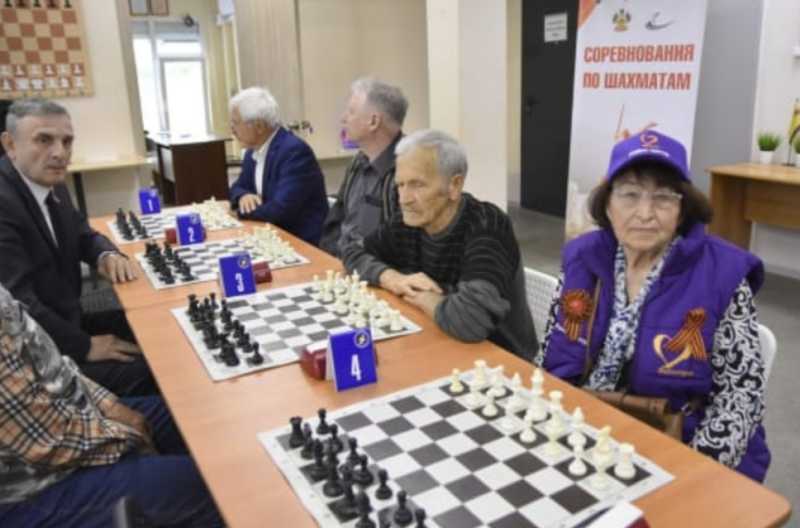 Не ныть, учить сотни языков, не ходить, а бегать! Секреты побед пенсионеров Новороссийска