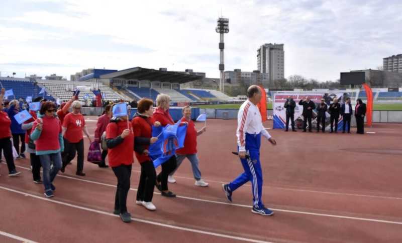 Не ныть, учить сотни языков, не ходить, а бегать! Секреты побед пенсионеров Новороссийска