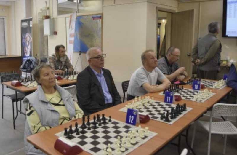 Не ныть, учить сотни языков, не ходить, а бегать! Секреты побед пенсионеров Новороссийска