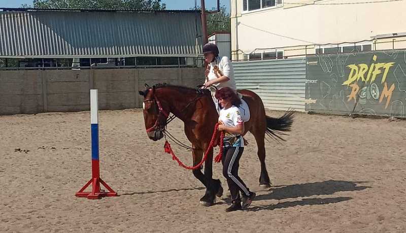 Новороссийцы успешно выступили на Открытом чемпионате и первенстве города Таганрога по паралимпийскому и специальному конному спорту