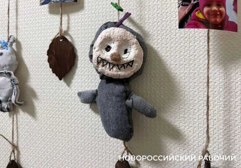 Новороссийские дети начали сами лепить Лабубу