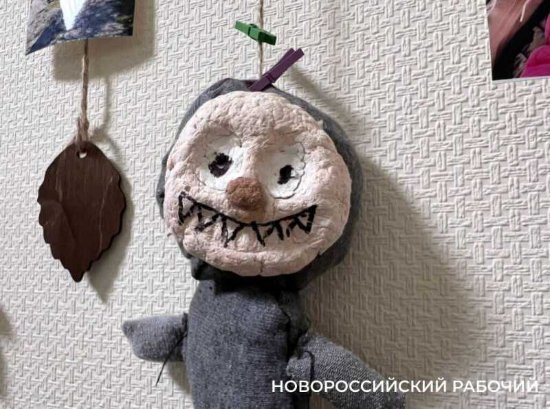 Новороссийские дети начали сами лепить Лабубу