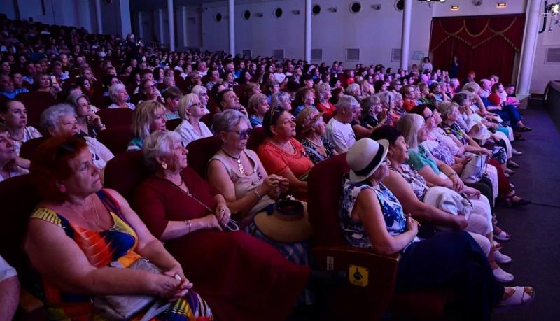 «Родина моя – моя Россия»: в гортеатре Новороссийска прошел праздничный концерт, посвященный одному из главных государственных праздников   