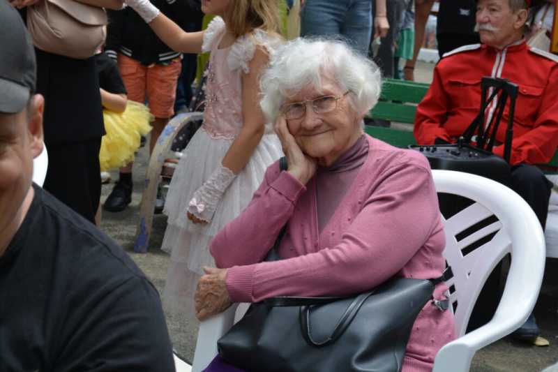 Самый длинный дом Новороссийска от души отметил День соседа