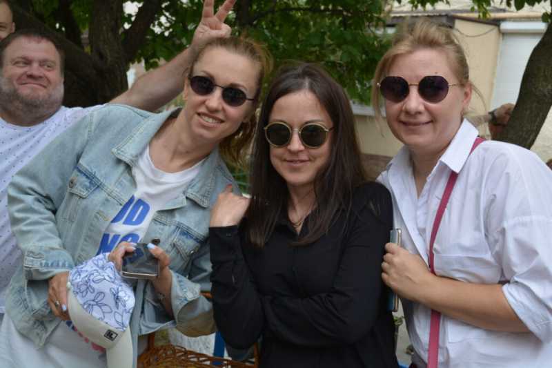 Самый длинный дом Новороссийска от души отметил День соседа