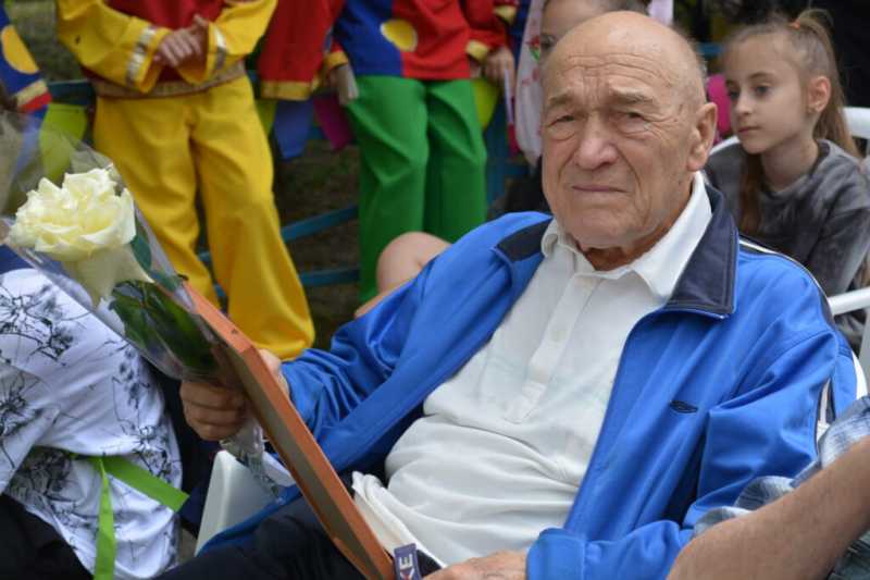 Самый длинный дом Новороссийска от души отметил День соседа