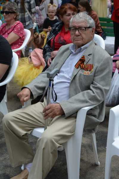 Самый длинный дом Новороссийска от души отметил День соседа