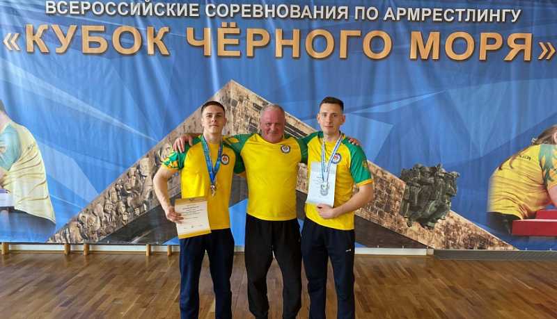 В городе-герое Новороссийске прошли Всероссийские соревнования по армрестлингу «Кубок Чёрного моря»