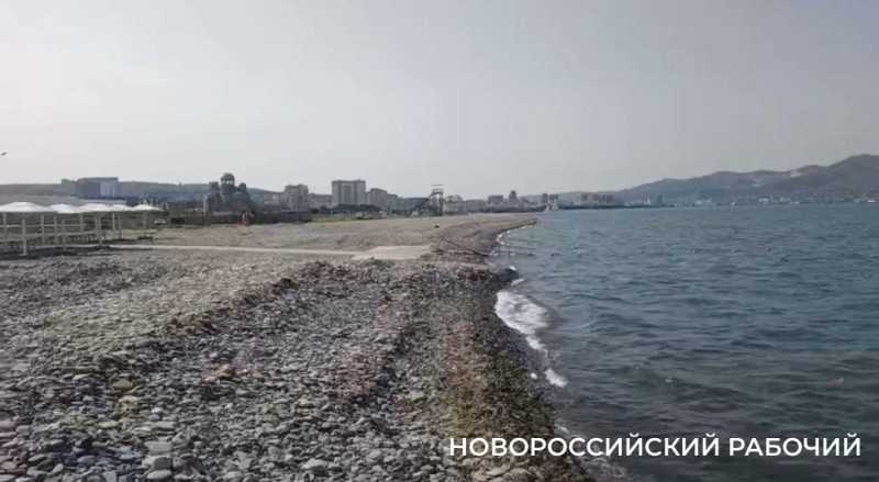 В Новороссийске эвакуировали отдыхающих с пляжей из-за угрозы атаки безэкипажных катеров