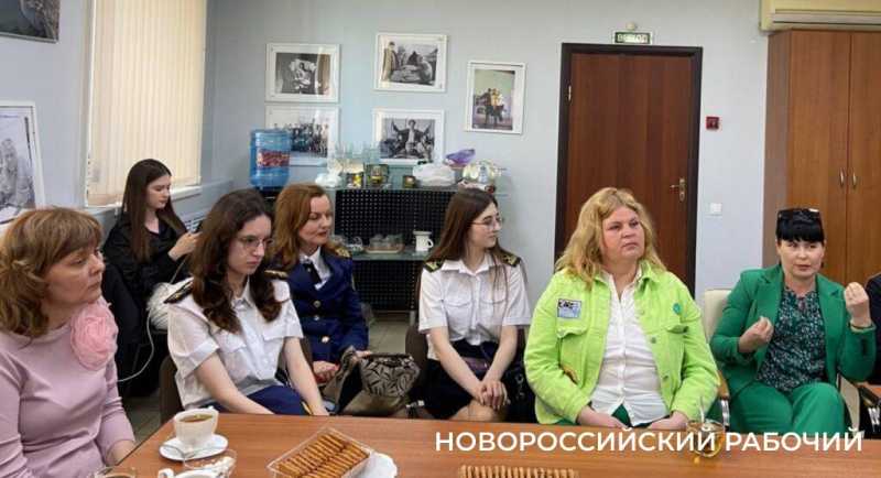 В Новороссийске искали рецепт жизни без мата. Альтернатива есть?