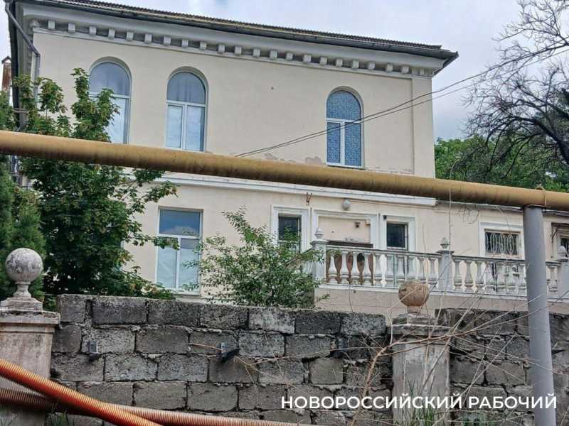 В Новороссийске на даче гласного дореволюционной Думы проводят депутатские приемы