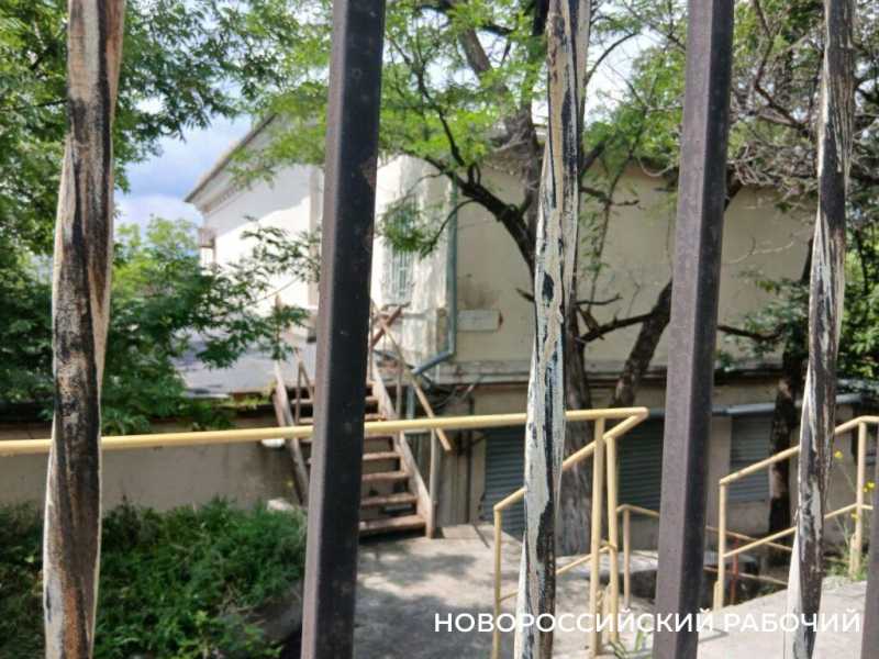 В Новороссийске на даче гласного дореволюционной Думы проводят депутатские приемы