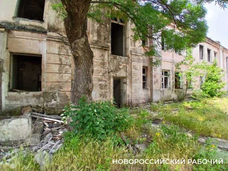 В Новороссийске на даче гласного дореволюционной Думы проводят депутатские приемы