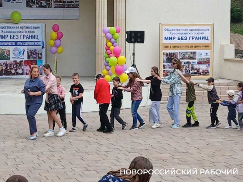 В Новороссийске на празднике благодарили педагогов за успехи «особых» детей
