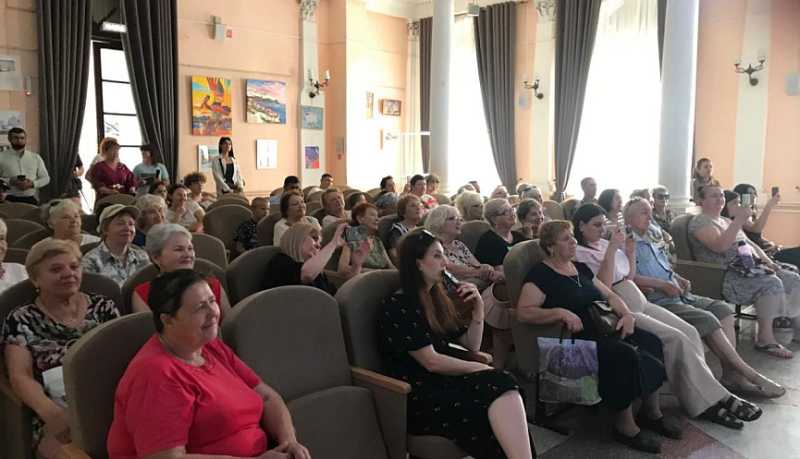 В Новороссийске отпраздновали День черешни