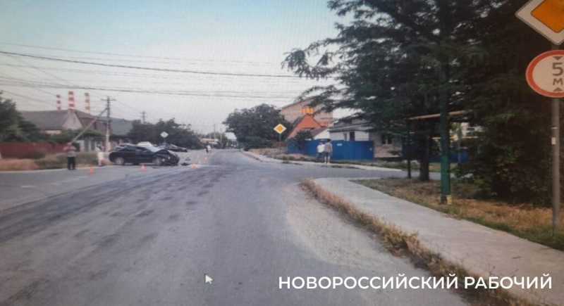 В Новороссийске подросток на электросамокате протаранил «Ладу». Есть пострадавшие