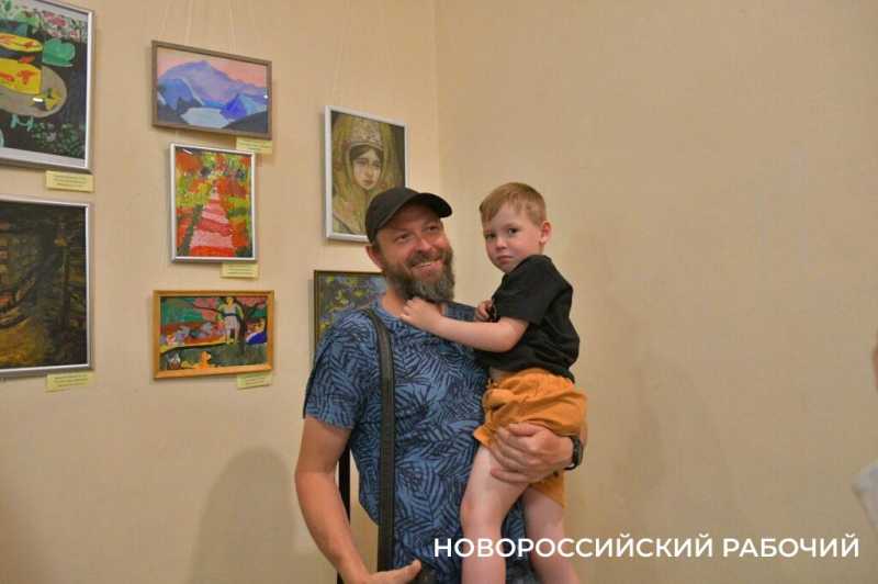 В Новороссийске появились свои Ренуары и Ван Гоги