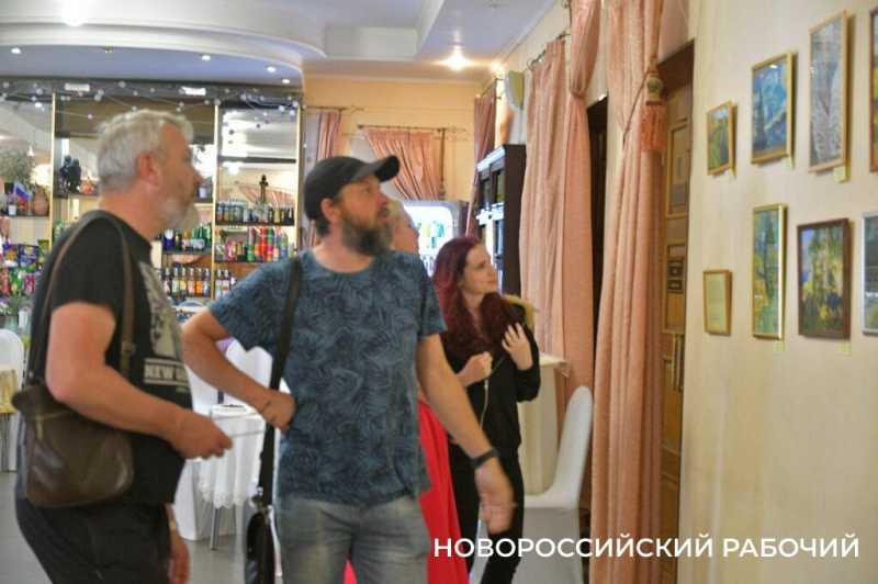 В Новороссийске появились свои Ренуары и Ван Гоги
