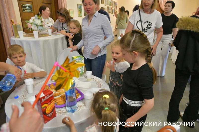В Новороссийске появились свои Ренуары и Ван Гоги