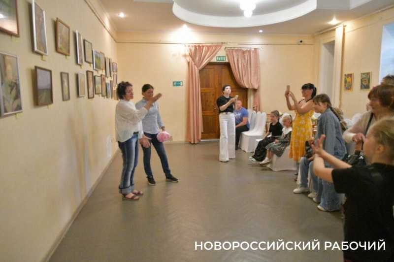 В Новороссийске появились свои Ренуары и Ван Гоги
