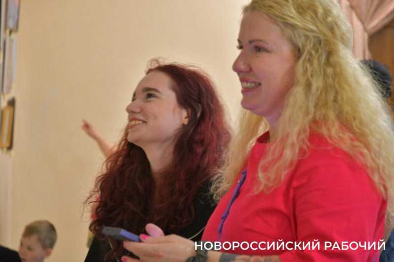 В Новороссийске появились свои Ренуары и Ван Гоги