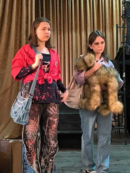 В Новороссийске студенты «кричат» со сцены о потребности в любви