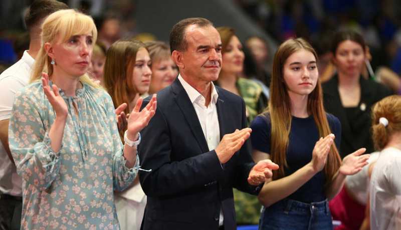 Вениамин Кондратьев наградил победителей краевого конкурса «Стань первым во славу Кубани!»