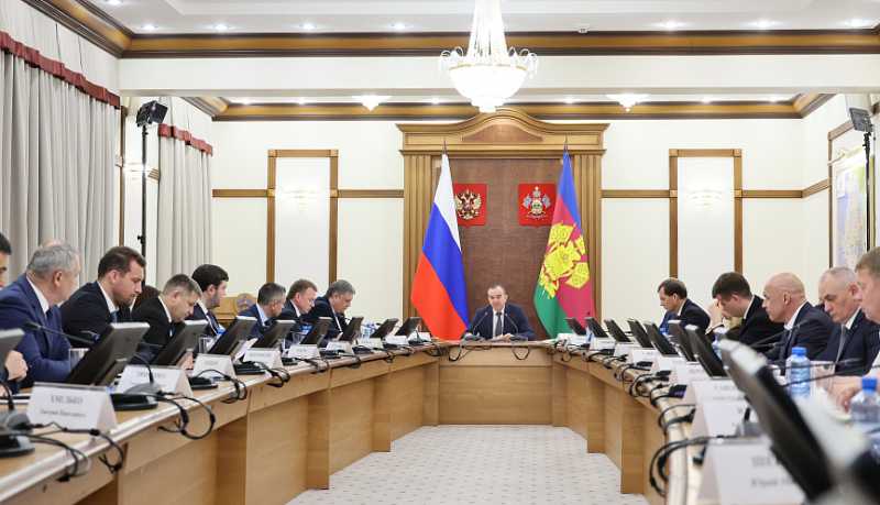 Вениамин Кондратьев: В 2025 году города и районы края получат 11,6 миллиарда рублей на ремонт и строительство дорог