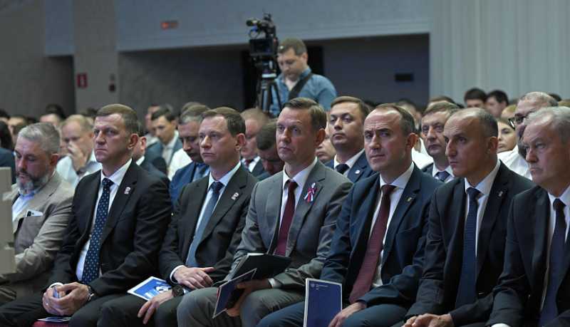 Вениамин Кондратьев встретился с депутатами Краснодарского края