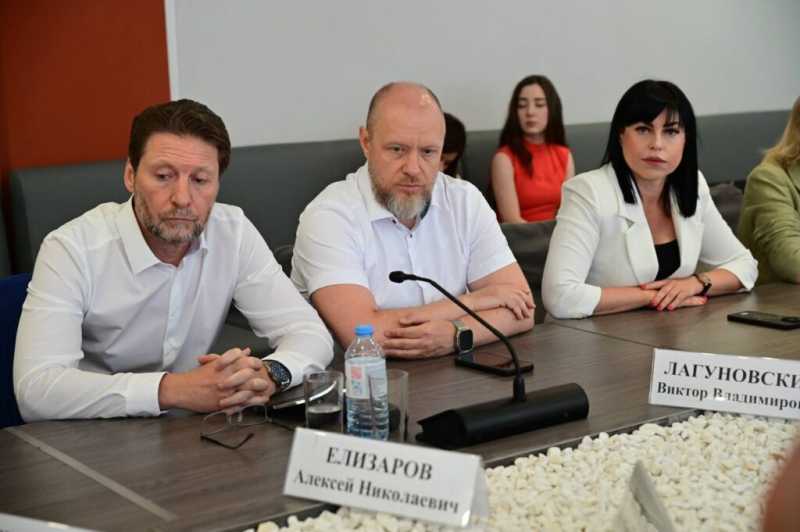 Анапский песок в Новороссийске пахнет мазутом, но утечек не дает