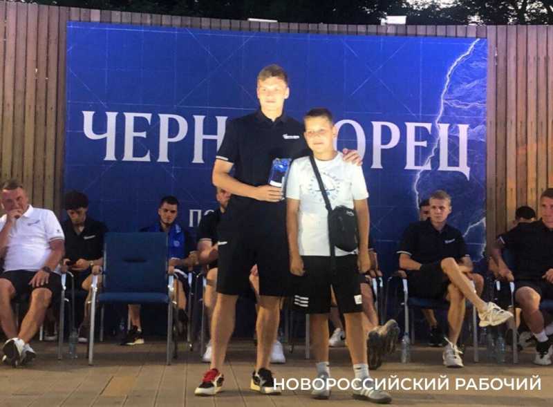 Цвет &laquo;Черноморца&raquo; &ndash; синий. Болельщикам Новороссийска первым покажут новую форму команды