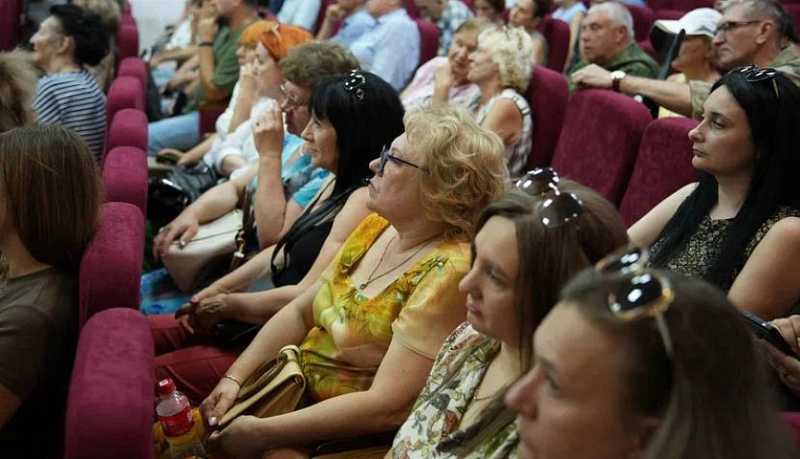 Глава Новороссийска принял участие в работе координационных советов двух избирательных округов Приморского района