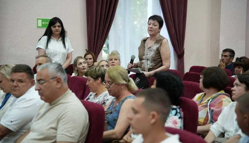 Глава Новороссийска принял участие в работе координационных советов двух избирательных округов Приморского района
