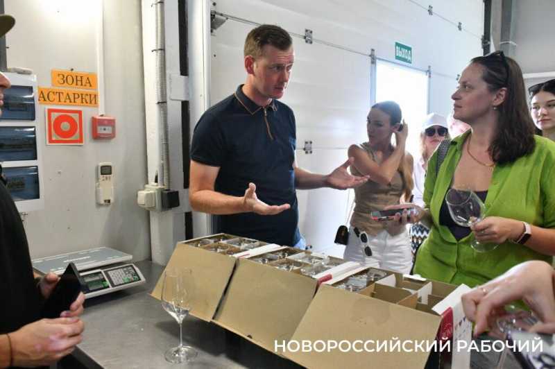 Интересна история не только вина, но и винодела. Куда поехать отдохнуть из Новороссийска
