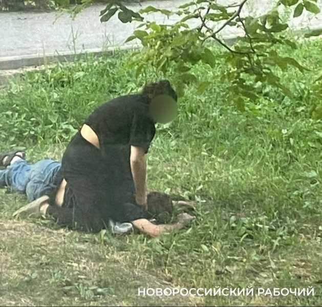 «Я убиваю человека» — в Новороссийске женщина 12 раз ударила камнем мужчину.