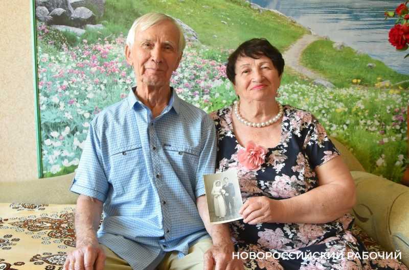 Как пожениться в Новый год и «кучеряво» прожить больше 50 лет. Секреты семьи из Новороссийска