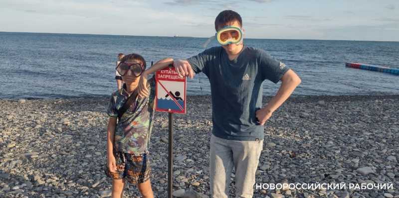 На пляжах Новороссийска за самовольное занятие шезлонгов установили жесткий штраф