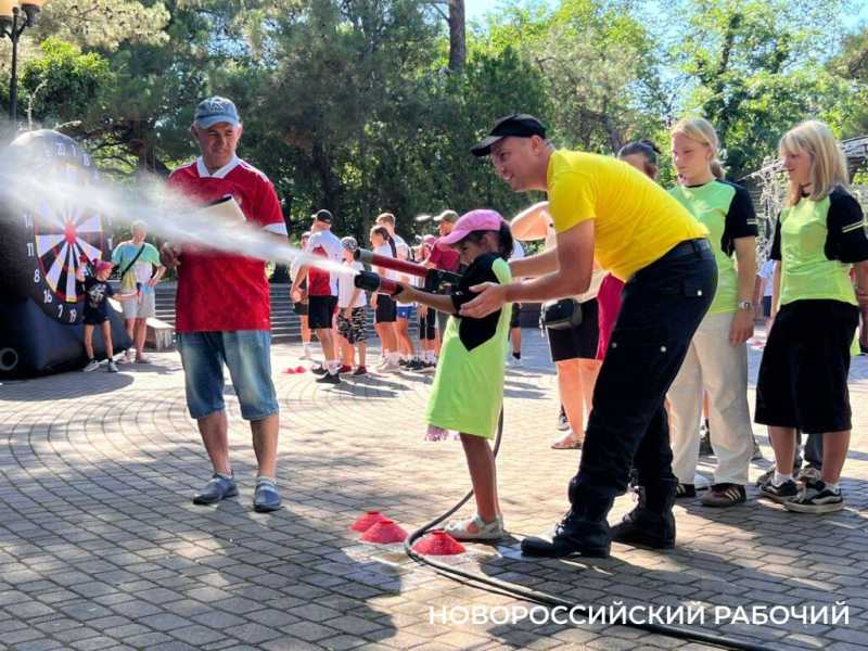 Новороссийские подростки &laquo;стреляли&raquo; на меткость из пожарного гидранта