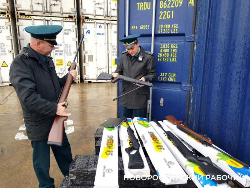Новороссийские таможенники пресекли незаконный ввоз винтовок из Турции
