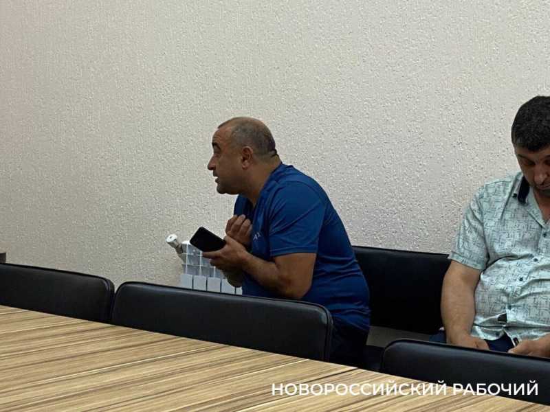 Новороссийские водители маршруток попадают в неприятности из-за пробок и большегрузов