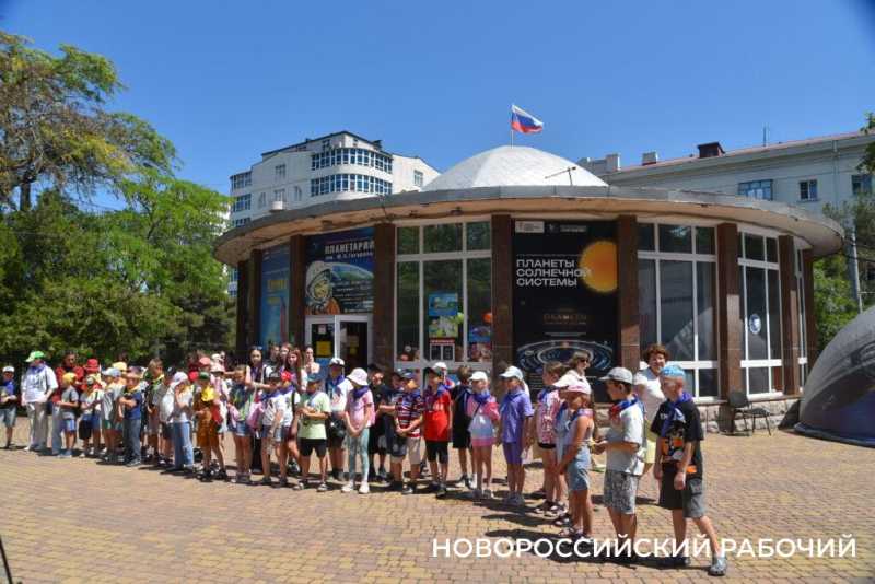 Новороссийский планетарий отметил 64 года. Полет нормальный!