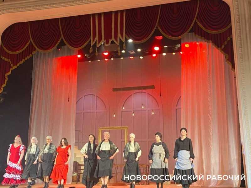 Новороссийский театр закрыл сезон премьерой про испанские страсти
