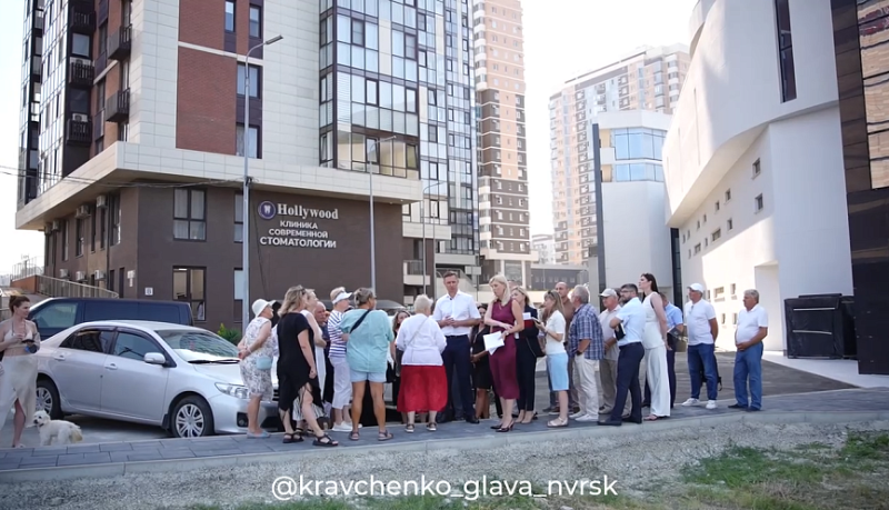 От обращения – к решению: Андрей Кравченко провел выездное совещание с участием жителей Центрального района