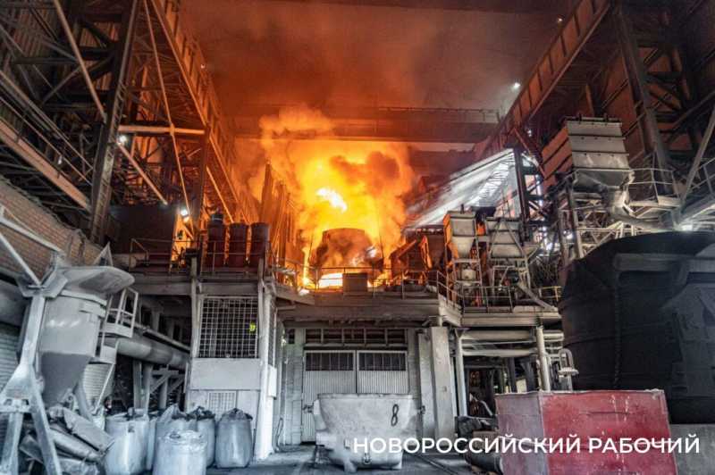 Сегодня – День металлурга! Как в Новороссийске из лома растят «металлические деревья»