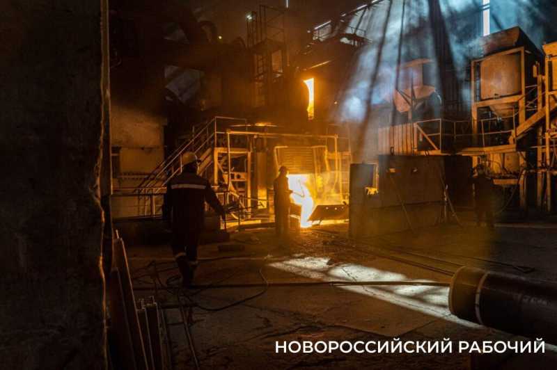 Сегодня – День металлурга! Как в Новороссийске из лома растят «металлические деревья»