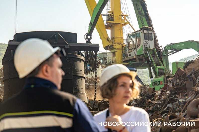 Сегодня – День металлурга! Как в Новороссийске из лома растят «металлические деревья»
