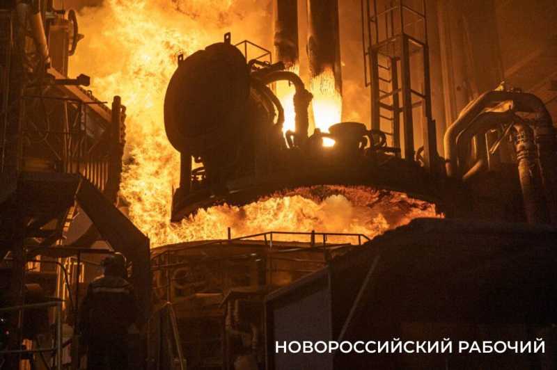 Сегодня – День металлурга! Как в Новороссийске из лома растят «металлические деревья»