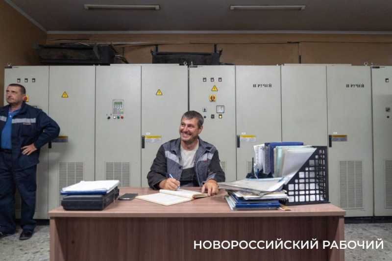 Сегодня – День металлурга! Как в Новороссийске из лома растят «металлические деревья»